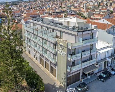 Mouikis Hotel