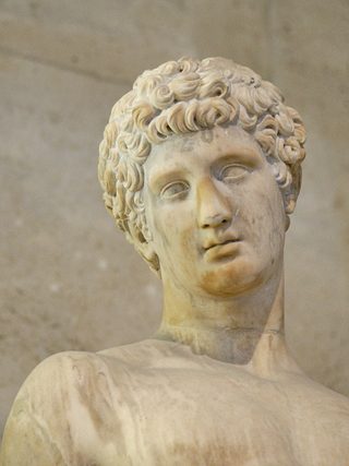Adonis Mazarin, antik marmorskulptur restaurerad av François Duquesnoy