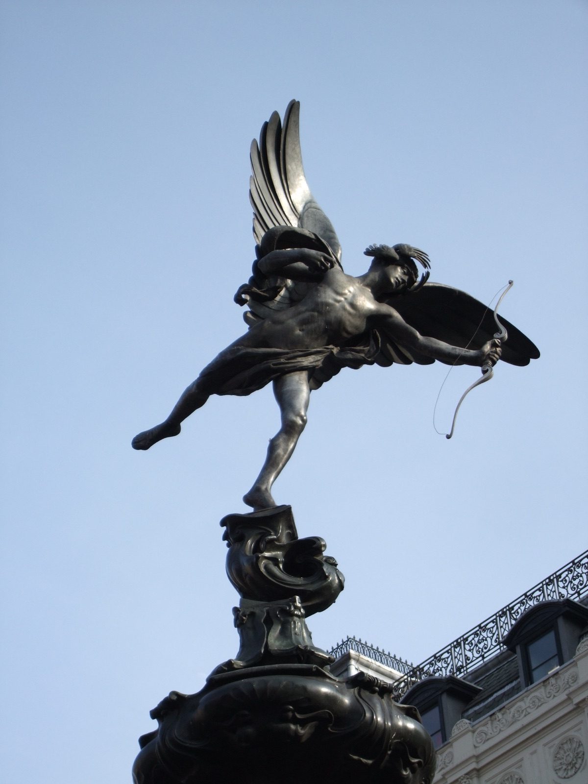Statyn på Shaftesburyfontänen vid Piccadilly Circus i London