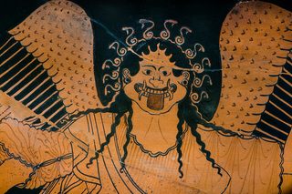 En springande gorgon på en attisk rödfigurig amfora