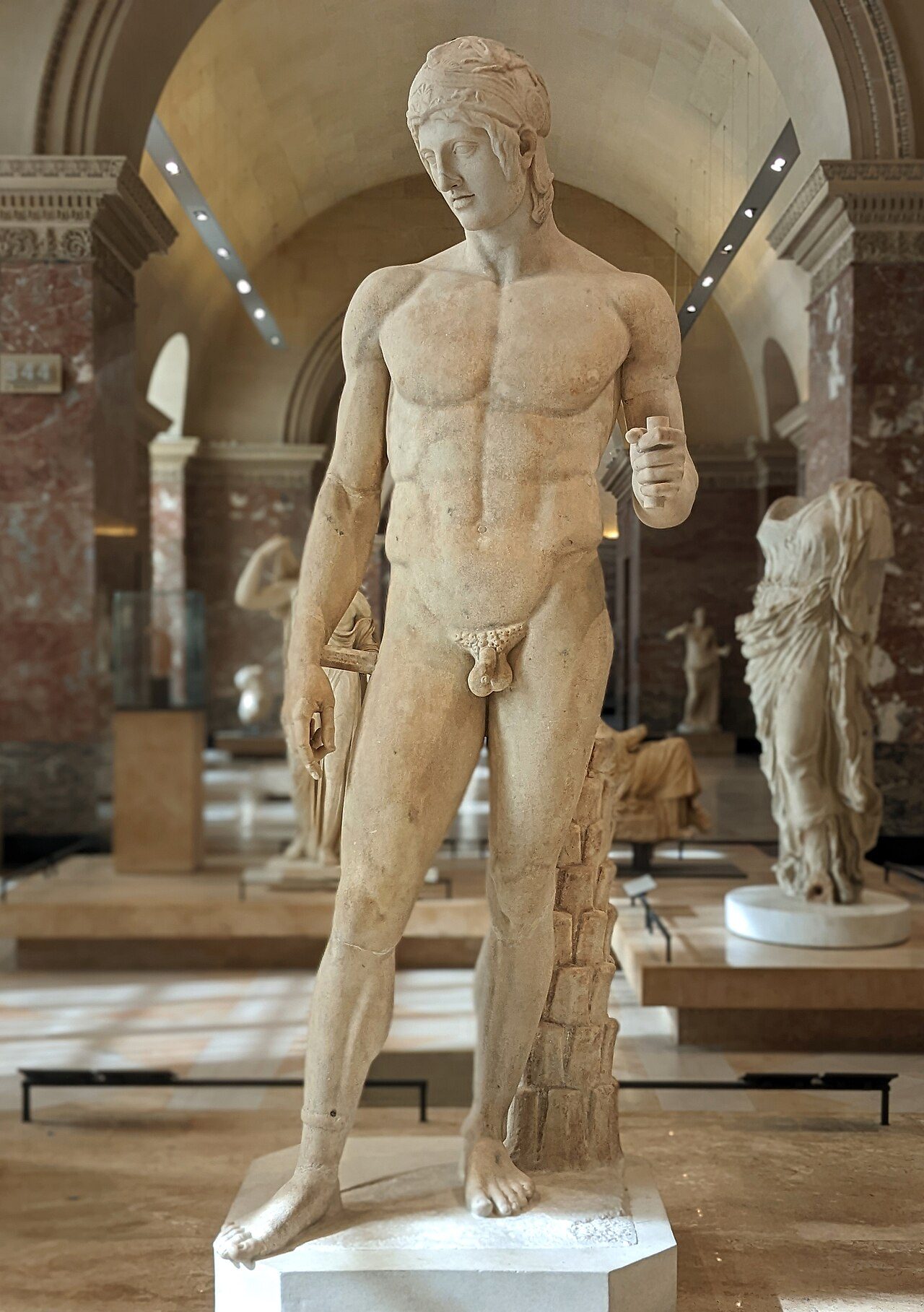 Ares Borghese, en romersk marmorstaty av krigsguden Ares i Louvren
