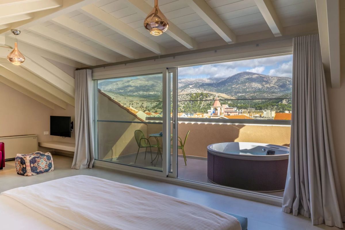 Ionian Plaza Hotel & Spa