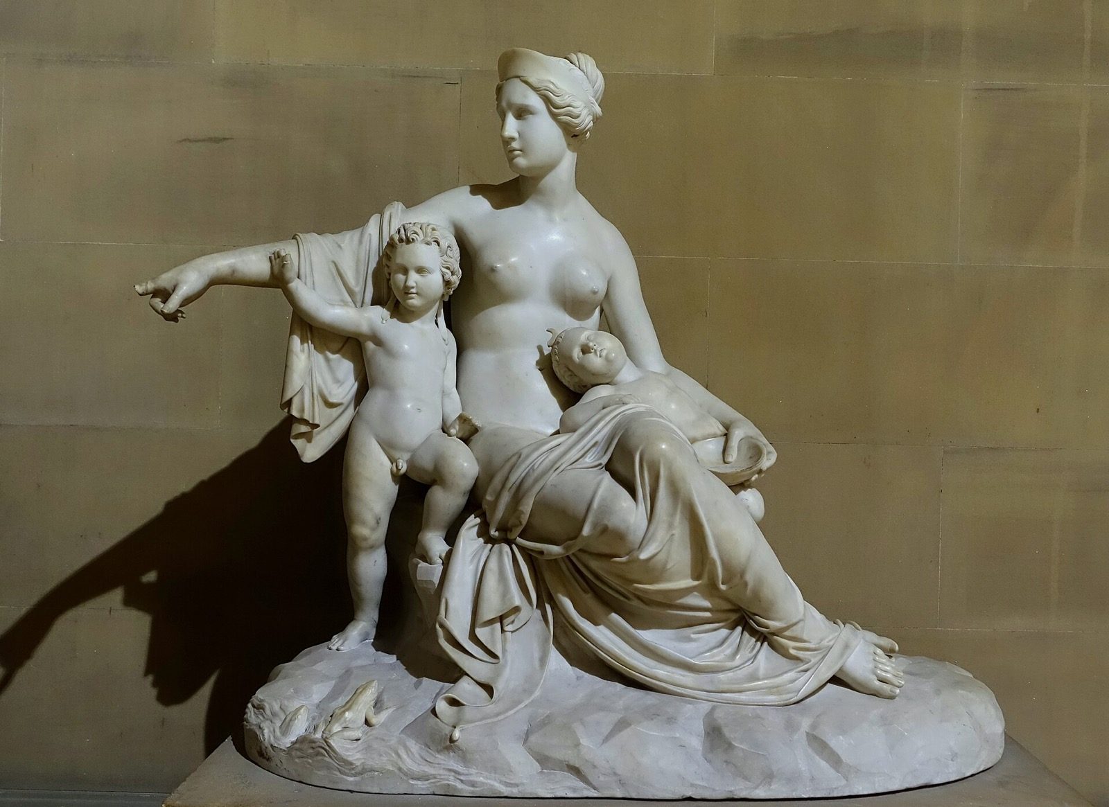 Leto med barnen Apollon och Artemis i Francesco Pozzis skulptur Latona with the infants Apollo and Artemis