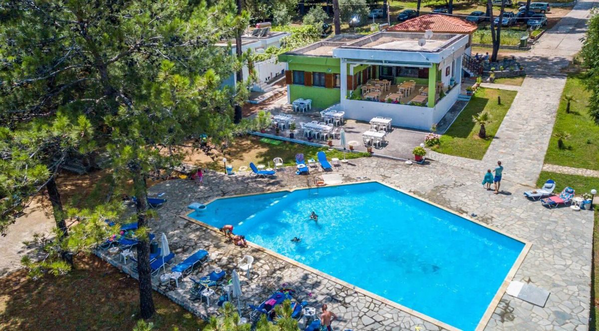 Loutrou Beach Bungalows