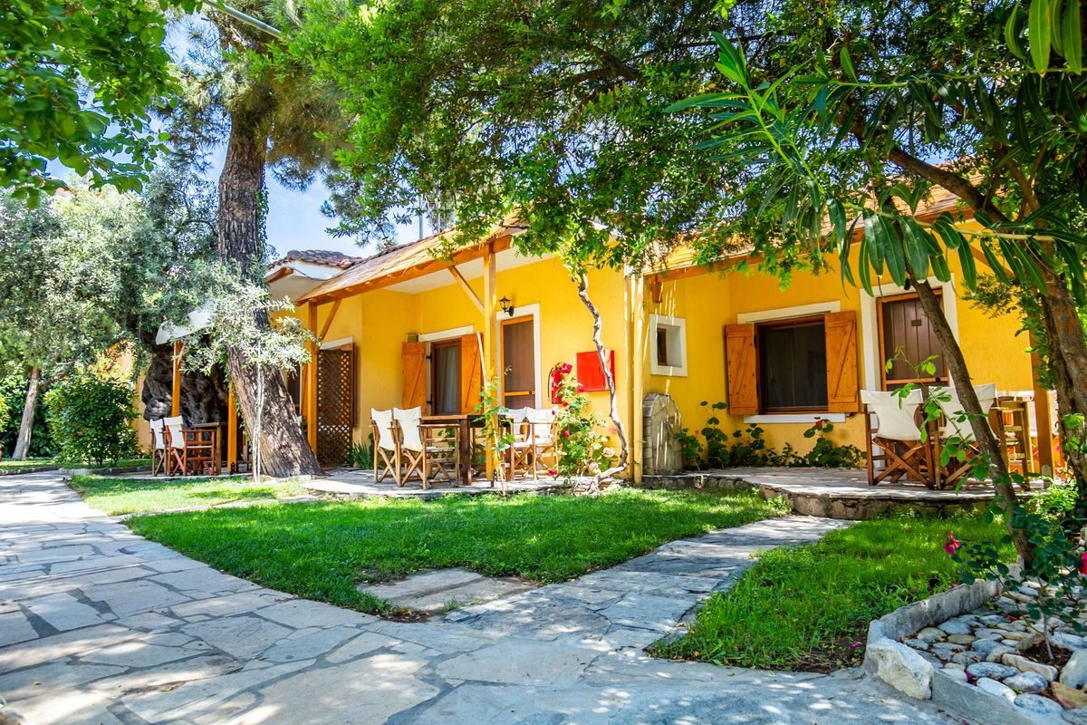 Lysistrata Bungalows