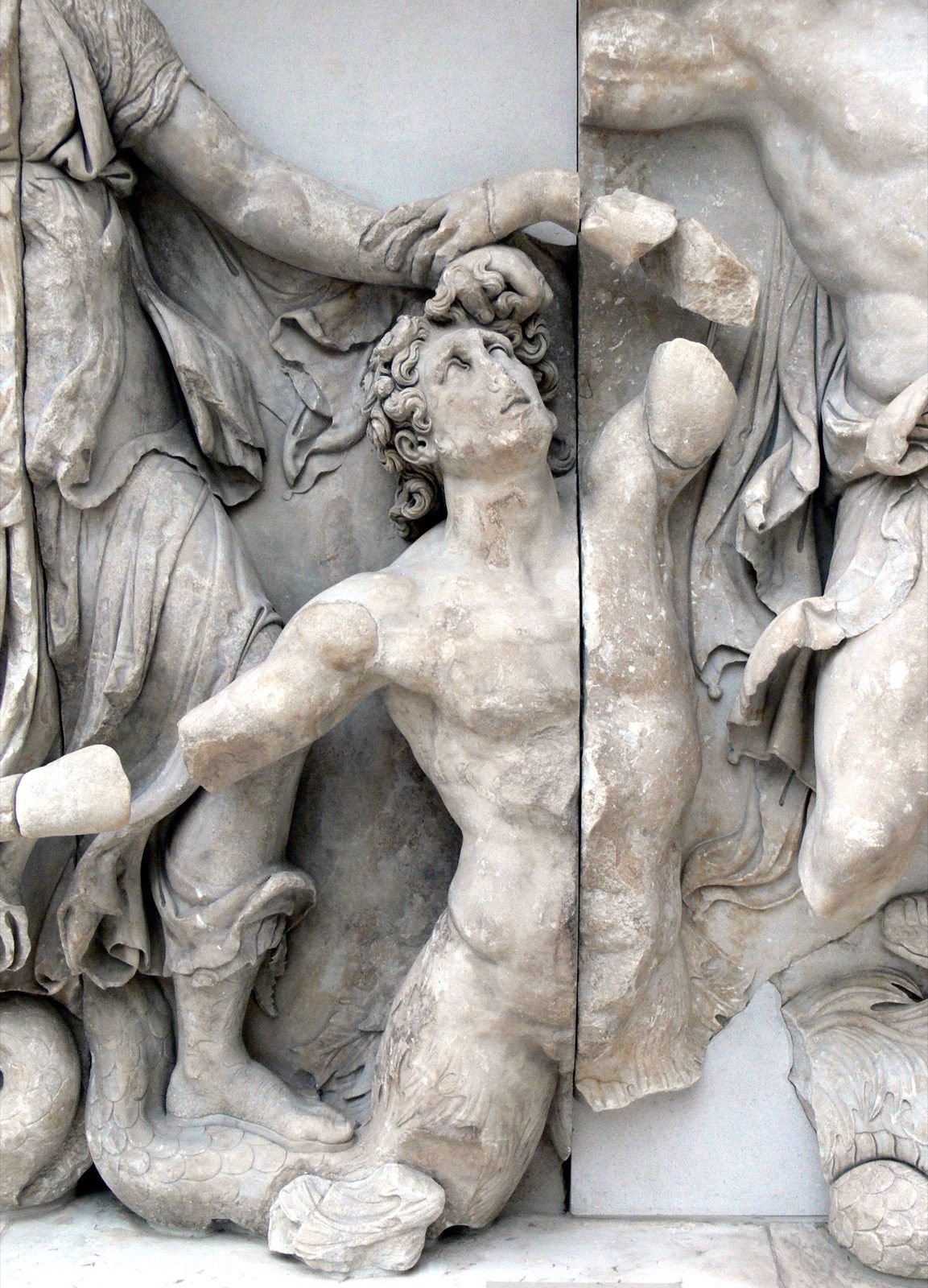 Nereus kämpar mot giganter på Pergamonaltarets fris