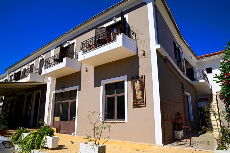 Porto Thiaki Hotel